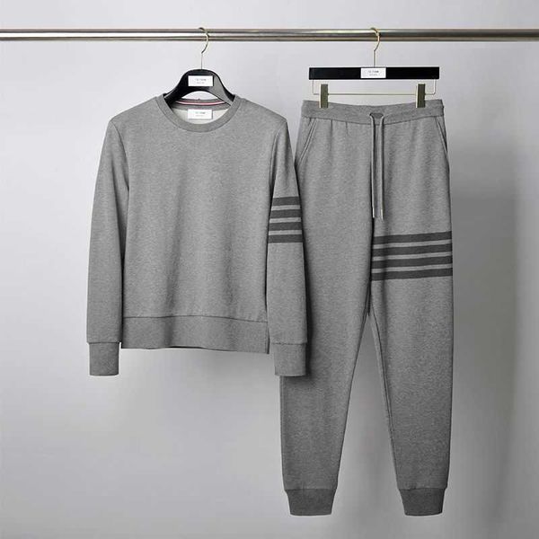

dark grey four bar new bonzero spring and autumn round neck sweater set with two handsome pairings, Black;brown