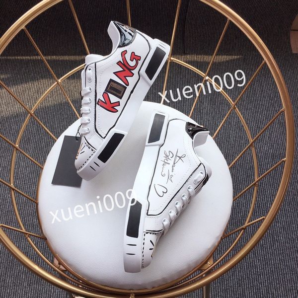 

2023 new mens designer running shoes black green goost grey airforce skeleton low white loafers platform trainers sneakers