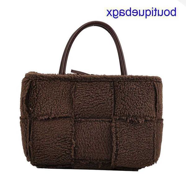 

luxury bottegss venetss arco evening bags online store plush small crowd design bag large capacity portable women's 2023 new fashi with