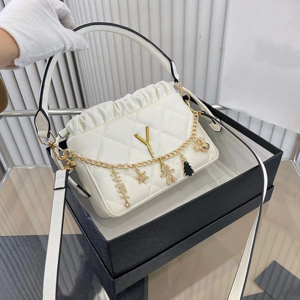 

new designer's bag women's 2023 new large capacity commuter bucket bag small pleated handheld chain crossbody bag, Blue;pink