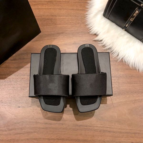 

2023 designer sandals, thick soles, square slippers, black imported leather, very comfortable to wear, shoe size 35-40, with shoe box