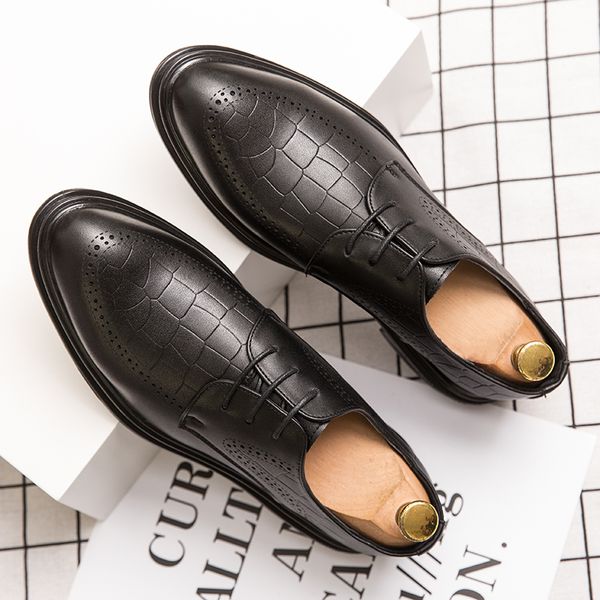 

men fashion oxford shoes party wedding shoes classic business formal pointed leather shoes man boss social office derby shoes, Black;white