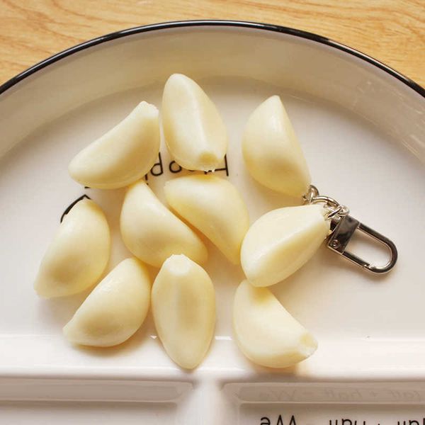 

keychains original and unique garlic pendant keychain student couple personality bag car jewelry l230314, Silver