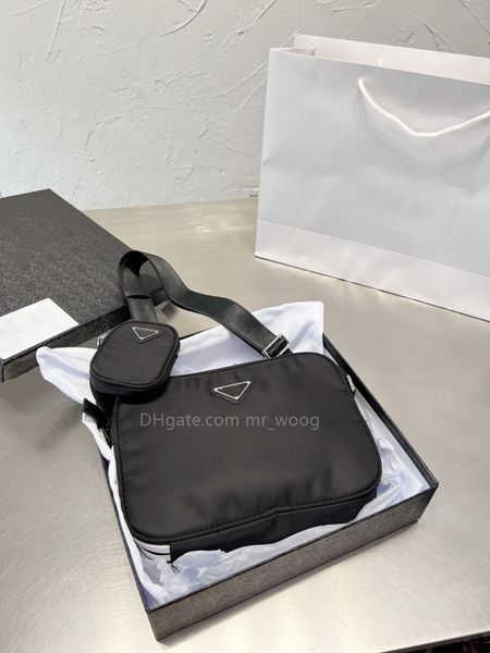 

2023 winter trendy one shoulder bag co-branded luxury designer handbag crossbody purse men and women's suitable canvas zipper black lar