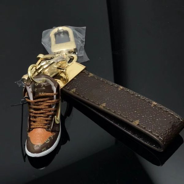 

keychains shoe pendant vintage presbyopia leather keychain, Silver