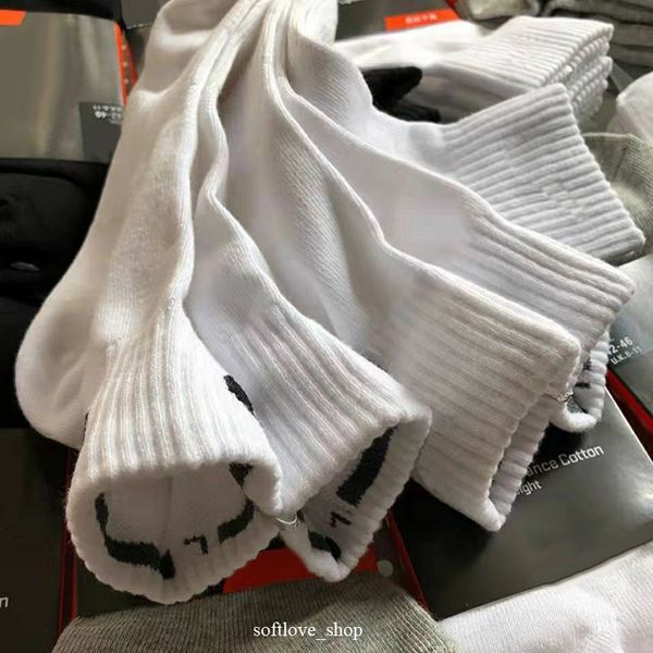 

long leisure socks with fashionable letter patterns in 10 colors of luxury women's medium stocking, Black