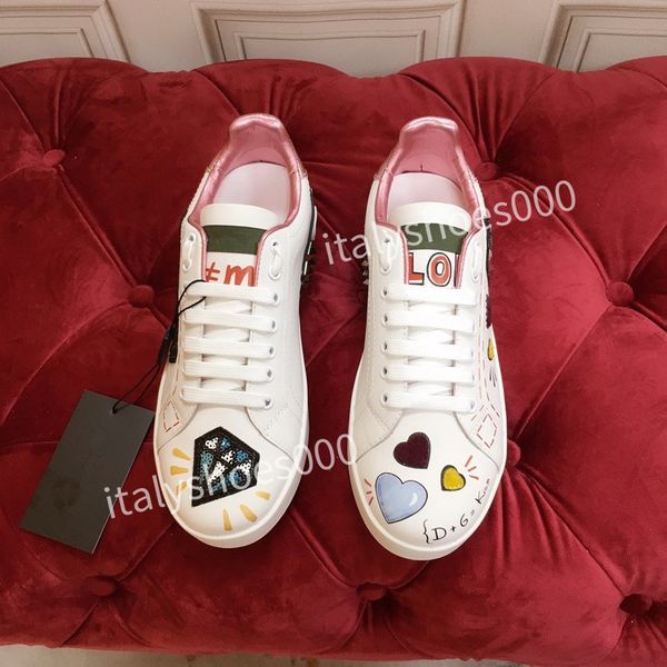 

2023 designer womens travel leather lace-up sneaker fashion lady running letters woman shoe flat printed gym sneakers, Black