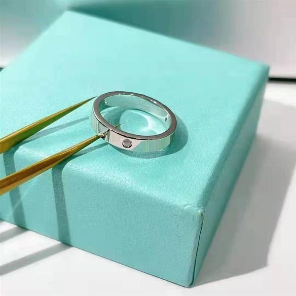 

2022 luxurys fashion designers couple ring with clear lettering fine workmanship full personality engagement jewelry box gold and 210y, Silver