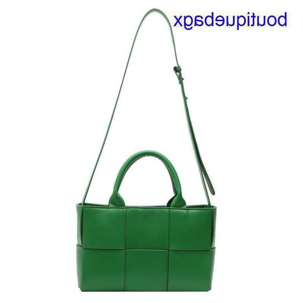 

luxury bottegss venetss arco evening bags online store capacity woven bag large 2023 women's tote new fashion cherry blossom powde with