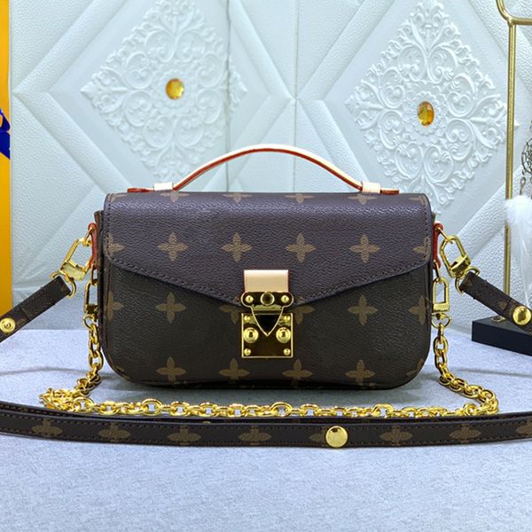 

high-quality diagonal bag women's tote luxury designer bag messenger bag fashion vintage printing classic personality chain locking buc