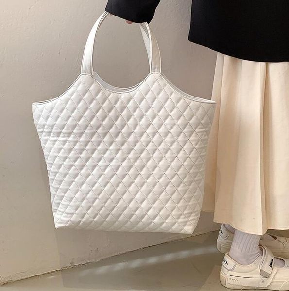 

classic luxurys designers women messenger shoulder bag pouches tote black 2023 handbags wallet totes bags crossbody purse lady handbag