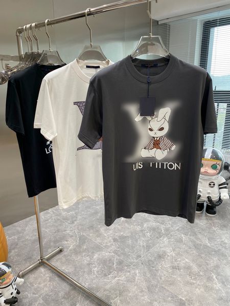 

louiseity fashion viutonity2023 new short-sleeved t-shirt in the year of the rabbit, the big printed label adorns the back of the same parag, White;black