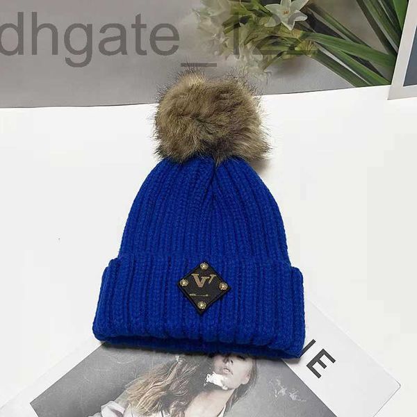 

designer designer brand luxury beanie cap for men women in autumn winter new l letter fashion trend classic outdoor warm keeping versatile 5, Blue;gray