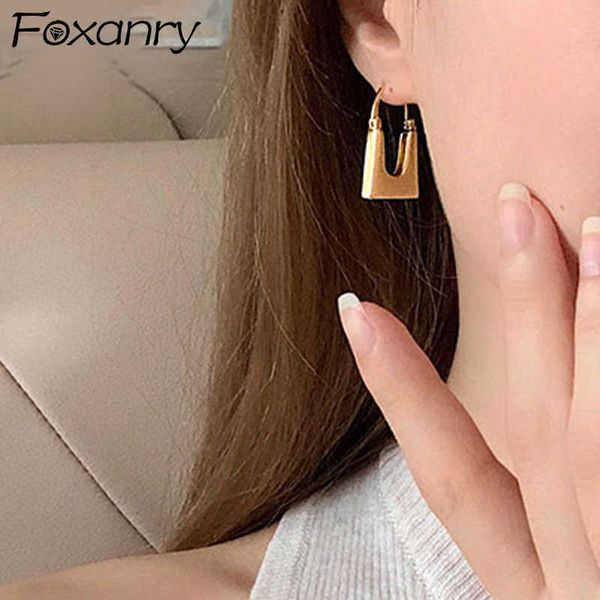 

charm anry prevent allergy silver color hoop earrings for women trend hip hop vintage simple u shape geometric party jewelry l230315, Golden