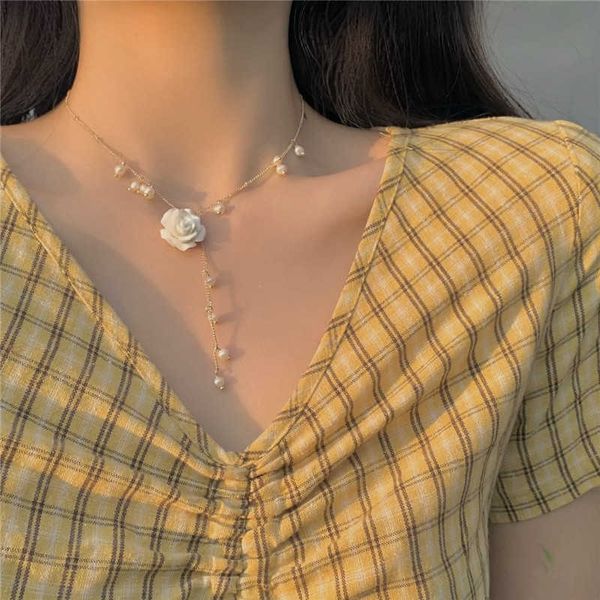 

chokers super fairy flower necklace light luxury niche design pearl pendant choker necklace long clavicle chain y2303, Golden;silver