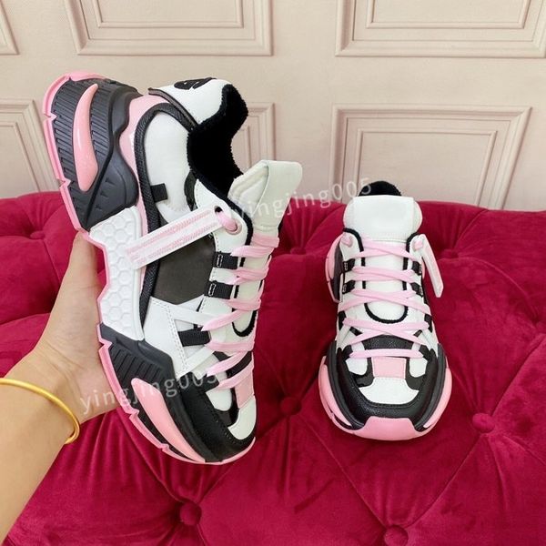 

2023mens perforated sneakers sporty shoes white black grey casual shoe for woman rubber sole trainer with triangle logo sneaker