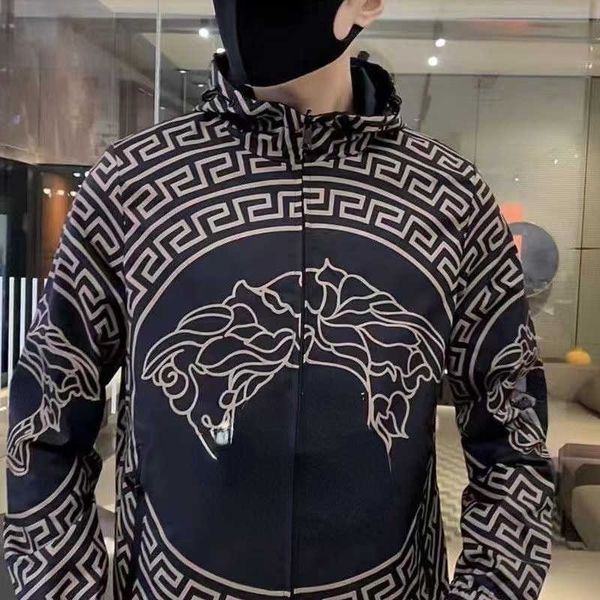 

casual hoodie designer jacket medusa print hooded coat large size double-sided windproof sweatshirt mens hip-hop cardigan zipper jackets 38, Black;brown