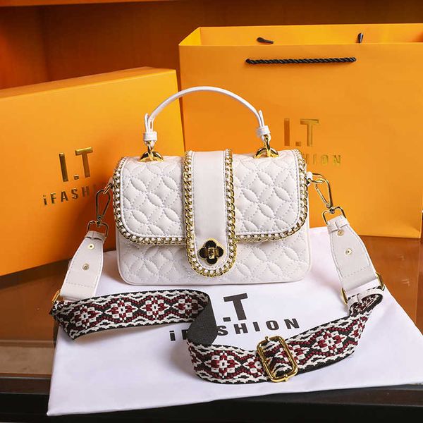 

hong kong live 2022 new diagonal straddle small square bag women's bag fashion versatile one shoulder handbag lingge chain bag