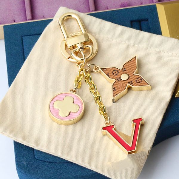 

luxury designer chain fashion classic brand buckle letter design handmade gold chains mens womens bag pendant pink flower key ring, Silver