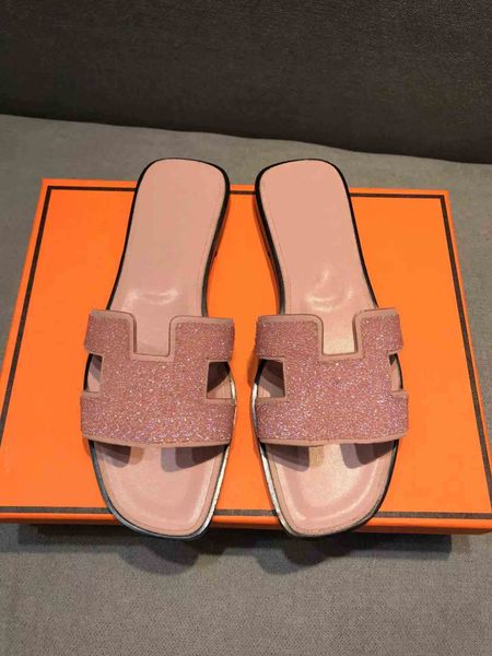 

2022 famous brand beach slippers sandals classic flat heel summer designer fashion flops leather lady slides women shoes l bath ladies sanda