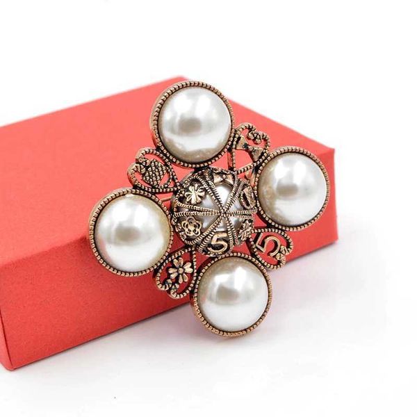 

pins brooches pearl cross style brooches for women baroque jewelry brooch pin vintage fashion coat accessoriesl230315, Gray