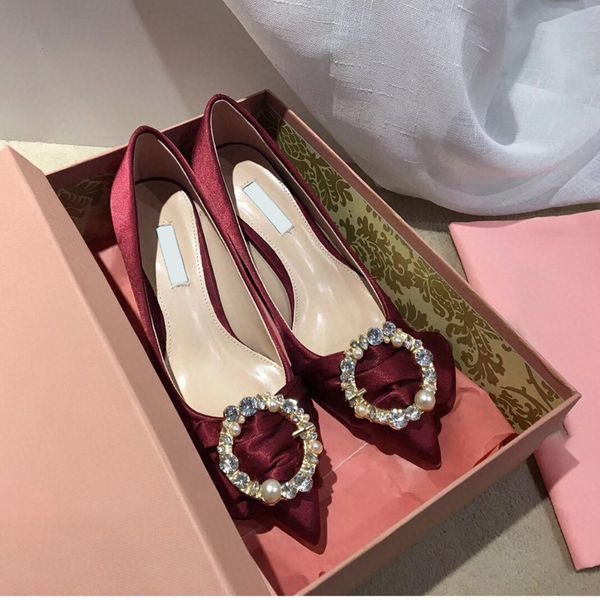 

family miu dress 2023 women dress shoes new network red diamond pointed pearl buckle shallow mouth thin heel all seasons versatile wedding s, Black