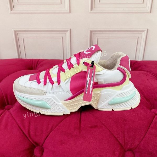 

new women district perforated leather sneakers sporty shoes white black grey casual shoe for woman rubber sole trainer with triangle logo sn