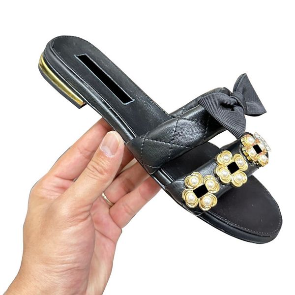 

womens flat heels slippers with bownot faux pearls flowers stone sheepskin quilted texture sandals slip on slide designer mule luxury beach, Black