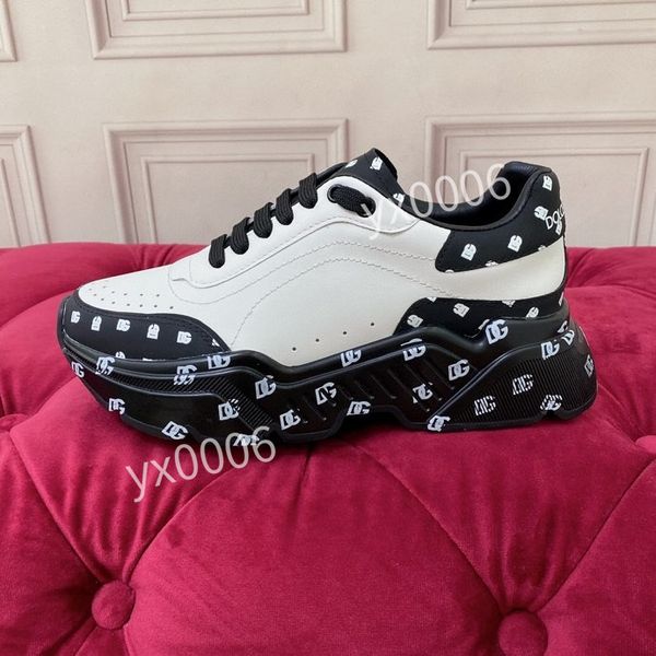 

new designer dunks running shoes woman fashion black white leather platform shoe massage outdoor air sports trainers breathable designer sne