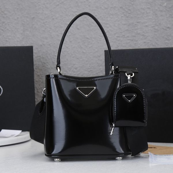 

bright bucket bag fashion shoulder bags large capacity women handbags triangular sheet metal letter silver hardware interior compartment rem