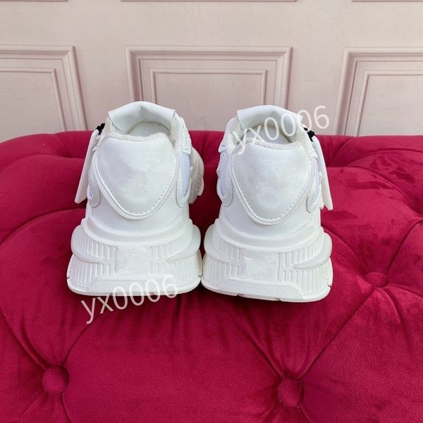 

2023designer dunks running shoes woman fashion black white leather platform dunkes shoe massage outdoor air sports trainers breathable desig
