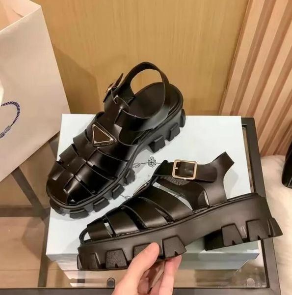 

designer lady leather sandals rubber sandal womens fisherman platform slides triangle metal logo slippers retro beach loafers round toe sand, Black