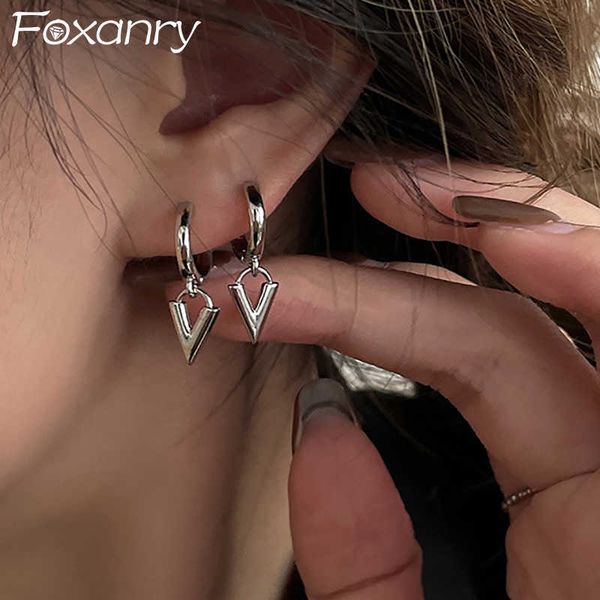 

charm anry prevent allergy d earrings for women couples new fashion simple v shape geometric handmade party jewelry gifts l230315, Golden