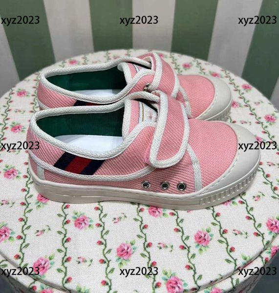 

kids casual shoe child sneakers baby spring solid color breathable metal hole design new arrival box protection shipment children's siz, Black;red