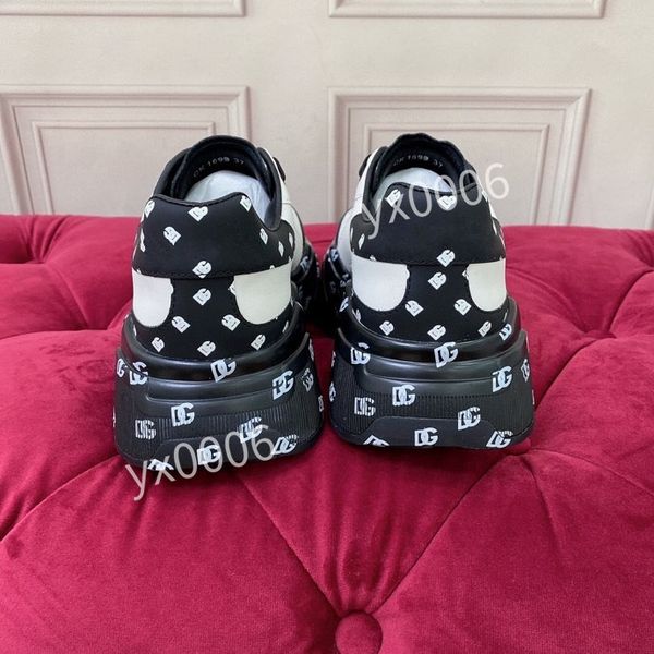 

2023designer dunks running shoes woman fashion black white leather platform shoe massage outdoor air sports trainers breathable designer sne
