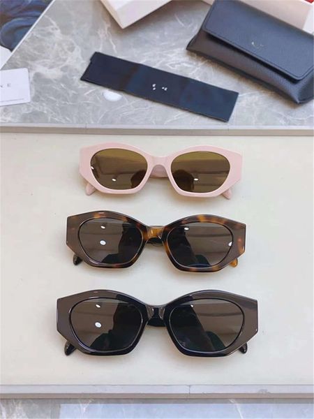 

sunglasses for men and women summer classic style anti-ultraviolet retro plate square full frame fashion eyeglasses random box, White;black