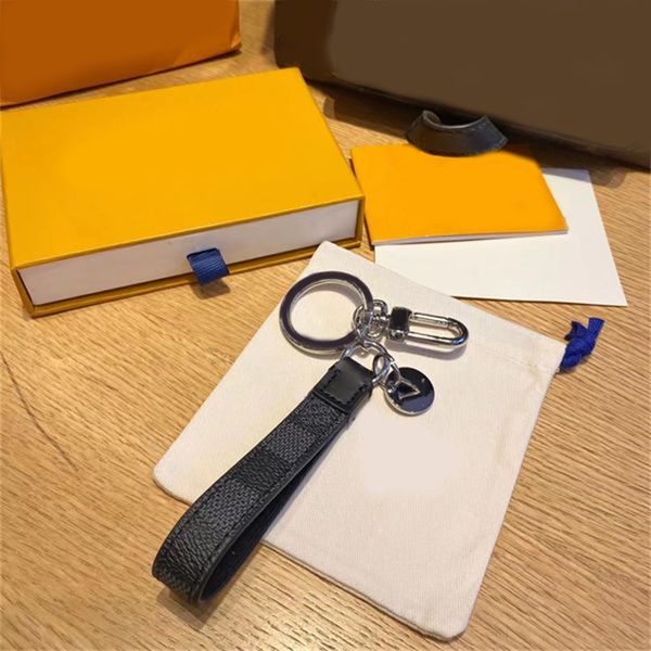 

classic luxury keychain bag charm designer key chain for men alloy metal parts letter cowhide leather black pink cute canvas key buckle wall, Slivery;golden