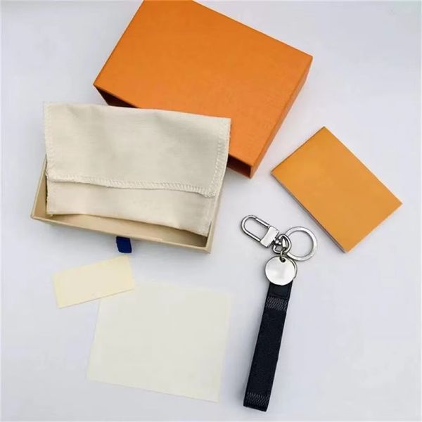 

charm designer luxury key buckle lovers car keychain handmade designer leather keychains men women bags pendant accessories 18 colors, Silver