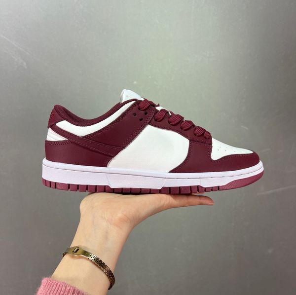 

2023 retro fashion board shoes men women luxury designer shoes sneakers low panda white black grey fog green purple love sb wine red casual
