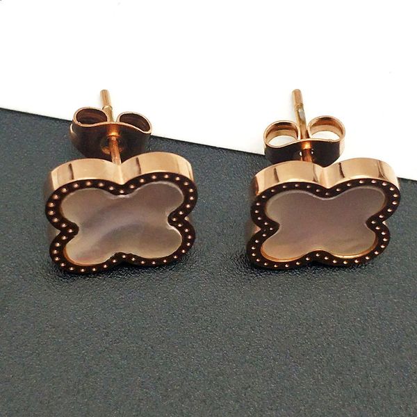 

gold plated white shell clover stud earring for gift, Golden;silver