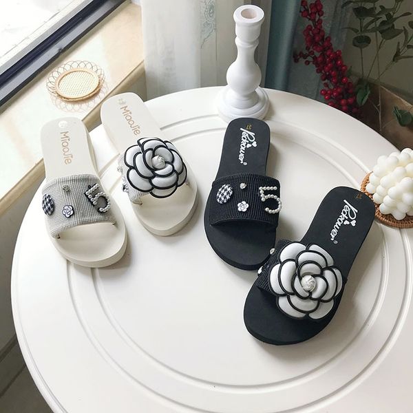 

home slippers summers sandals light luxury flower flip-flops thick sole non-slip beach slippers women's slippers, Black