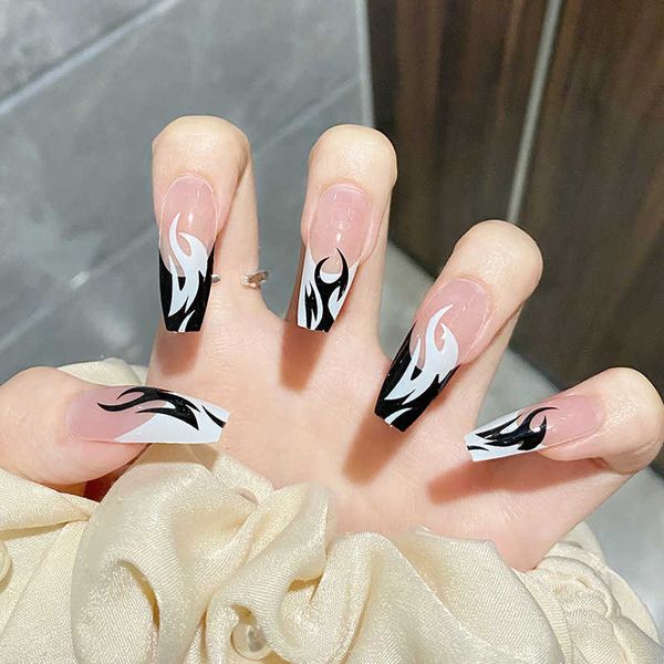 

false nails black and white flame wear nail personalized patch 230317, Red;gold