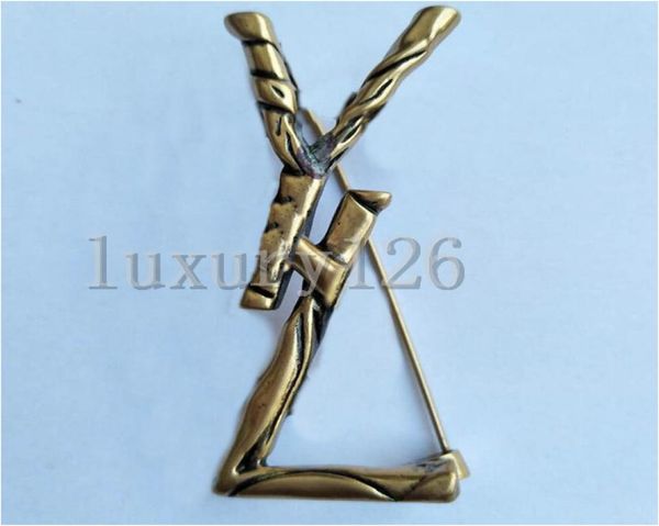 

man suit shirt brooches luxury crystal designer brooch pins alloy brooch clothing letter brooches women fashion jewe2518212, Gray