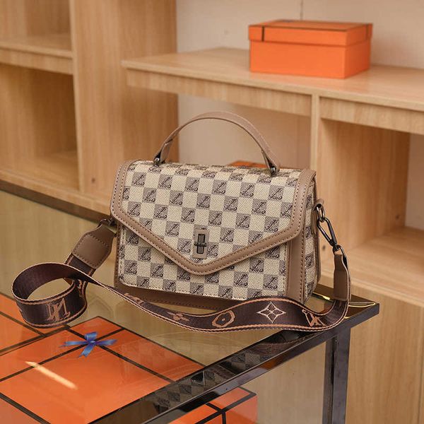 

premium feeling bag for women in autumn and of new seller atmospheric cross body small square bag versatile and classic