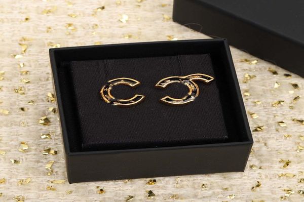 

2023 luxury quality charm stud earring with black color design simple design in 18k gold plated have box stamp ps7438a4217446, Golden