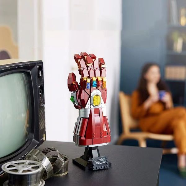

lepin block buiding kit nano gauntlet infinity glove 675pcs compatible with 76223 avengers set for adults kids birthday christmas gift