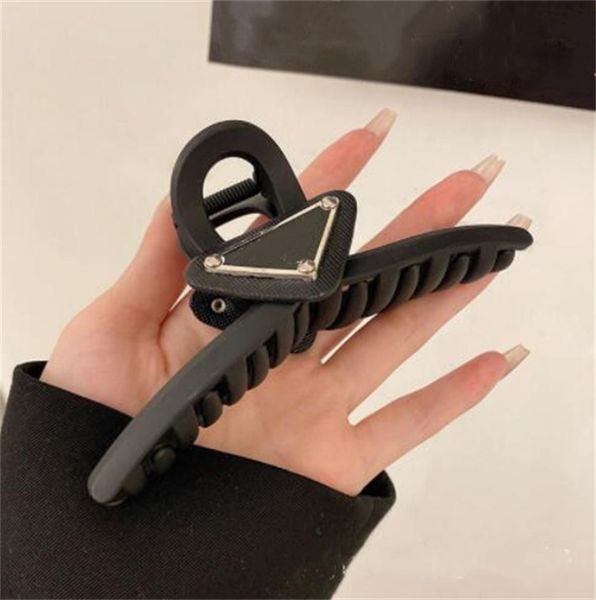 

designer triangle hair clip barrettes women girls brand letter hair claw fashion hair jewelry headwear hairpin hairclip6696818, Golden;silver