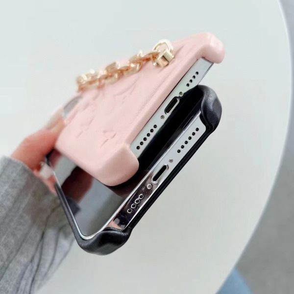 

fashion designer phone cases for iphone 14 14pro 14plus 13 13pro 12 12pro 11 pro max xs xr xsmax 7 8 plus leather wristband luxury embossed