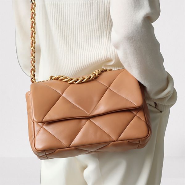

designer handbag luxury crossbody bags chain flap bag 26cm 10a mirror quality lambskin shoulder bags with box c012