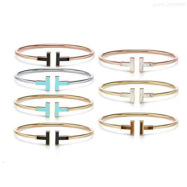 

classic brand men women cuff bracelet european fashion couple t bracelet luxury designer stainless steel jewelry christmas gift, Black